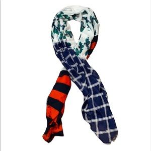 Lightweight statement Scarf